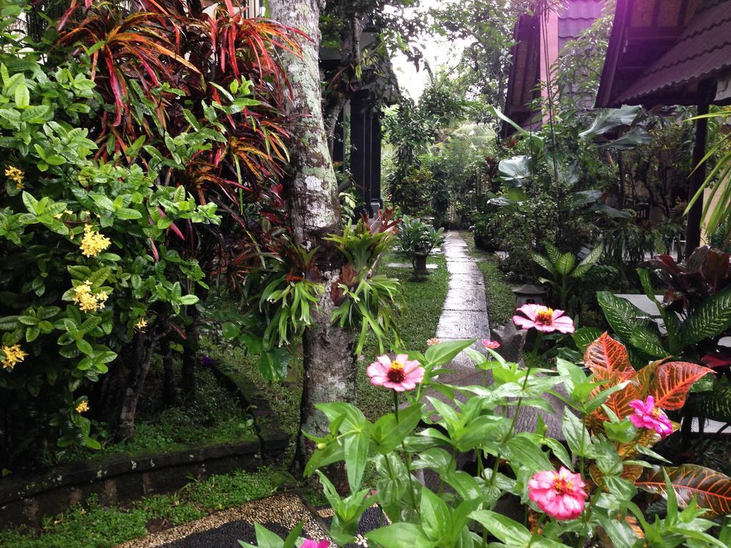 Pondok Bambu Homestay Ubud Esterno foto